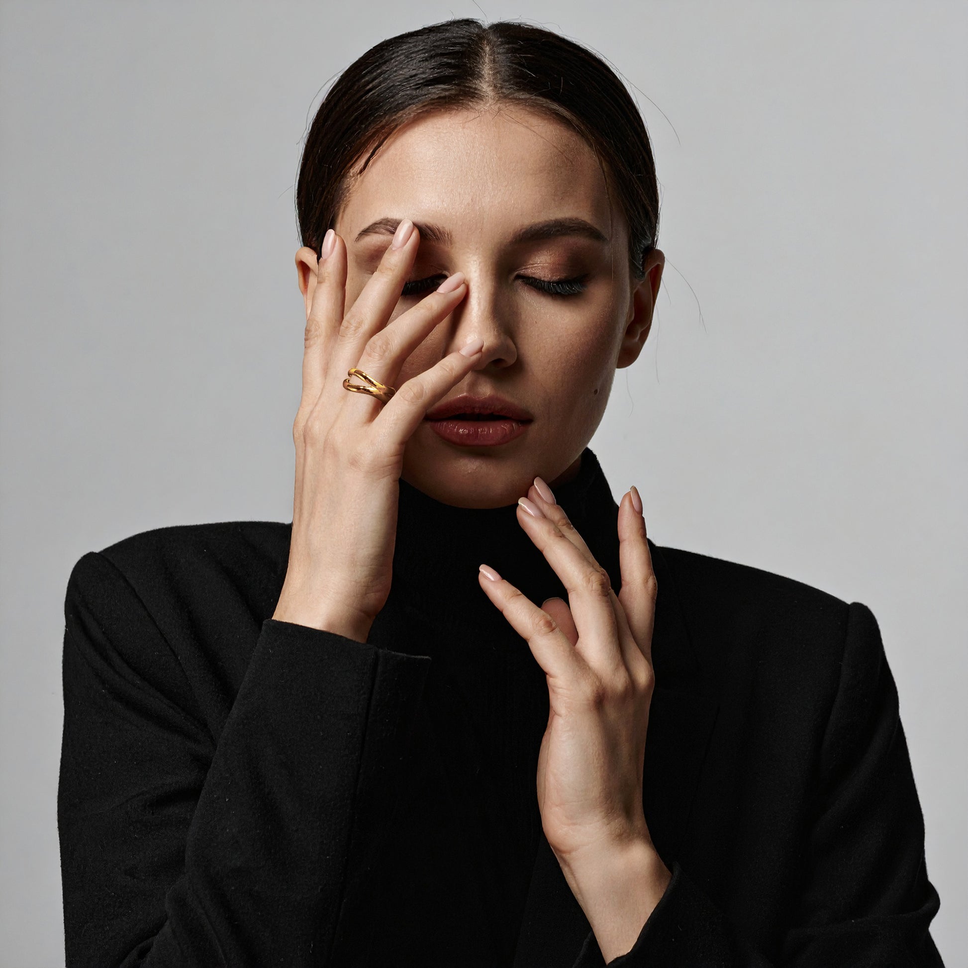 Curve D Ring Gold