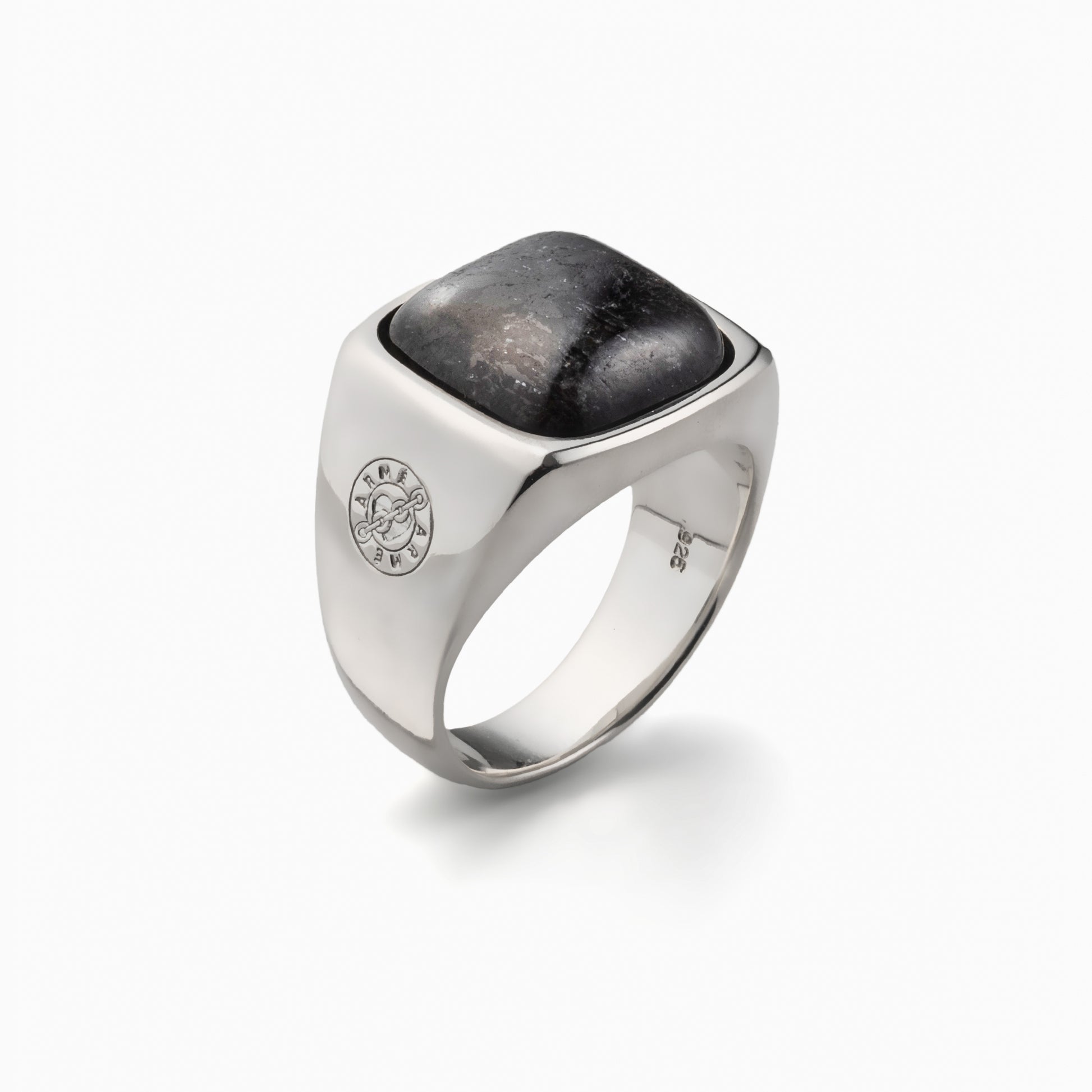 Intimate Ring Nuummite